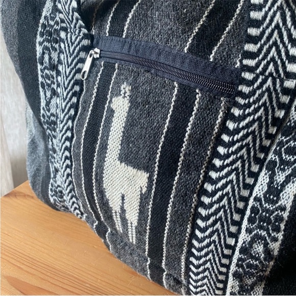 Peruvian Alpaca Artisan Padded Duffle in black and gray - Picture 3 of 12